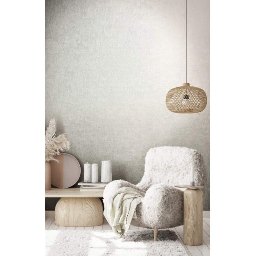 Misztikus írásjelek és szövegek beton/vakolt fal háttéren krém szürke és ezüst tónusok fényes mintarészletek tapéta