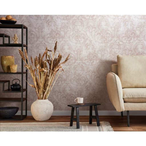 Klasszikus barokk díszítőminta vakolt fal háttéren krém bézs és vörösesbarna tónusok tapéta