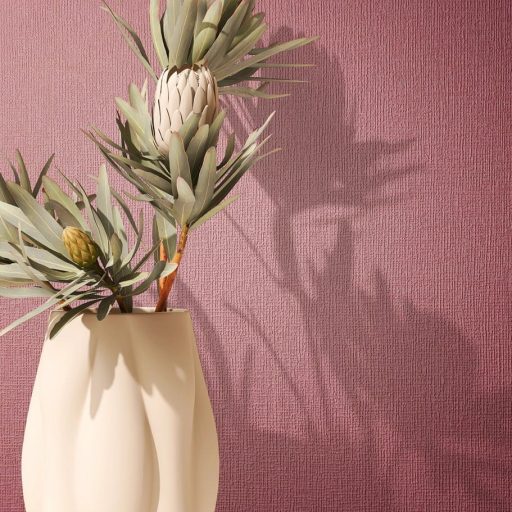 Finoman strukturált textilhatású minta mályva/mályvás-rózsaszín tónus tapéta