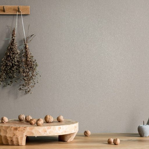 Finoman szőtt természetes egyszínű minta meleg krémes-szürke tónus tapéta