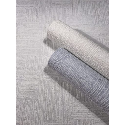 Dinamikus texturált geometriai minta különböző irányú ecsetvonás-szerű vonalakkal fehér gyöngyház és világosszürke tónus tapéta