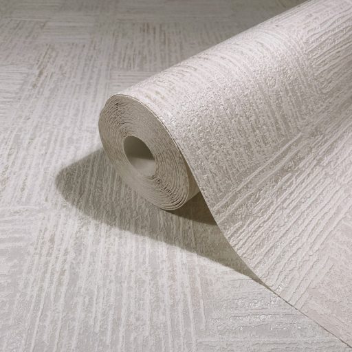 Dinamikus texturált geometriai minta különböző irányú ecsetvonás-szerű vonalakkal ecru világosbézs és gyöngyház tónus tapéta