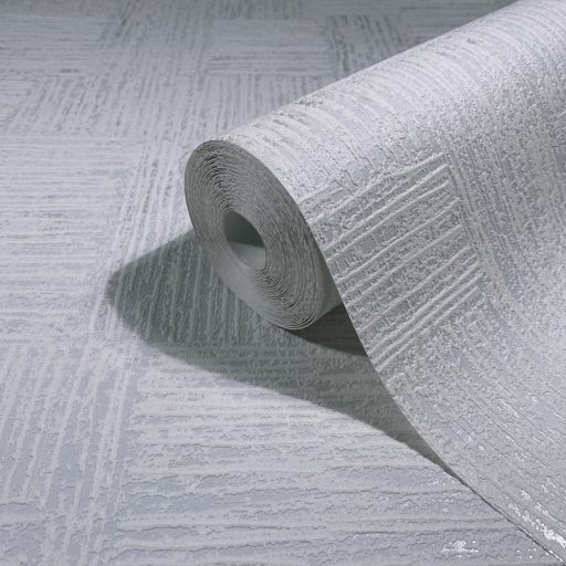 Dinamikus texturált geometriai minta különböző irányú ecsetvonás-szerű vonalakkal jégkék ezüst és gyöngyházfehér tónus tapéta