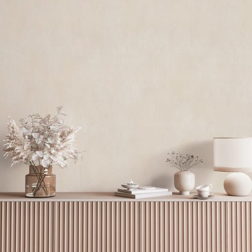 Márványos vakolat mintázat selymes felülettel krémfehér/krémes-bézs tónus finom fény tapéta