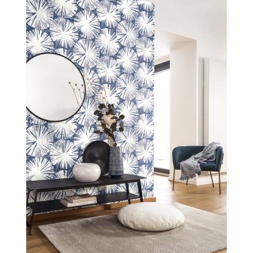 Grafikus stilizált tavirózsa virágok törtfehér indigókék tapéta