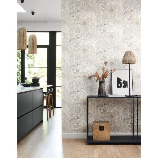 Egzotikus virágok és levelek szövevénye textil háttéren gyapjúfehér szürke bézs és fekete tónus tapéta