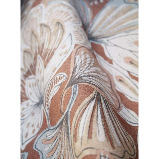 Egzotikus virágok és levelek szövevénye textil háttéren terrakotta bézs és szürke tónus tapéta