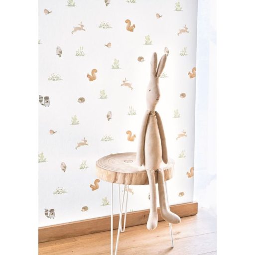 A gyerekek erdei barátai együtt "bandáznak" fehér mandulazöld bézs szürke és szürkésbarna tónus tapéta