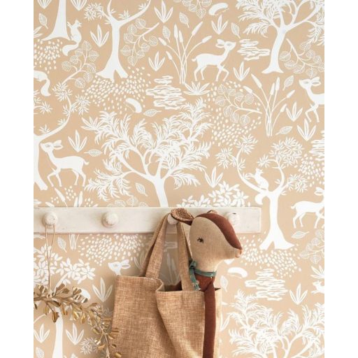 Séta egy költői erdőben illusztris társaságban teveszőrbarna/bézs és krémfehér tónus tapéta