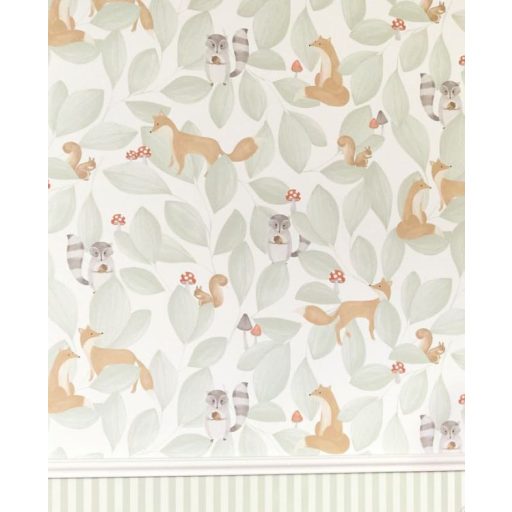 Sűrű levélzet háttérből kiemelkedő erdei állatok fehér mandulazöld szürke barna és piros tónus tapéta