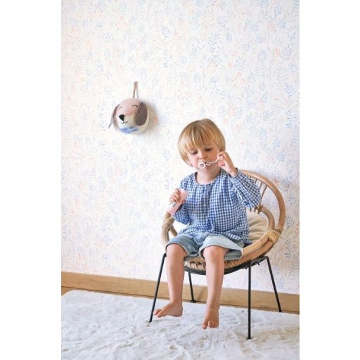 Szellőben kibontakozó vibráló szárak levelek krémfehér égszínkék bézs szürke és narancs tónus tapéta