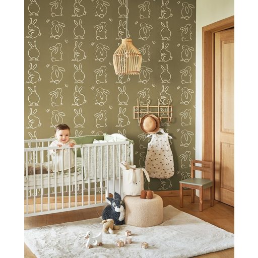 Bohóckodó vicces nyuszik akiket rabul ejt egy pillangó khakizöld és krémfehér tónus tapéta