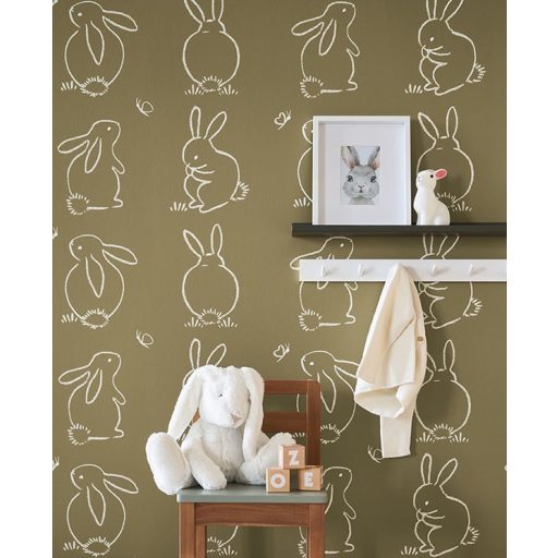 Bohóckodó vicces nyuszik akiket rabul ejt egy pillangó khakizöld és krémfehér tónus tapéta