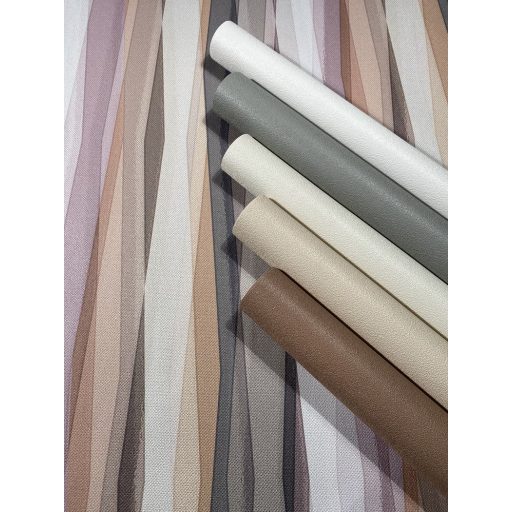 Hullámzó függönyszerű kissé boho csikos minta pasztell színskálán barack púderrózsaszín lila narancs szürke és bézs tónus tapéta