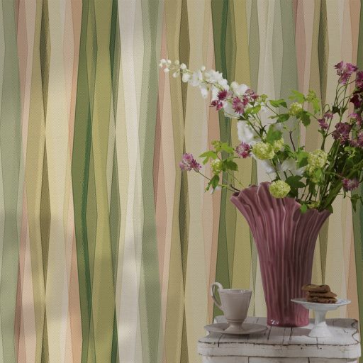 Hullámzó függönyszerű kissé boho csikos minta intenzív színskálán citromsárga olajzöld rózsaszín bézs és krém tónus tapéta