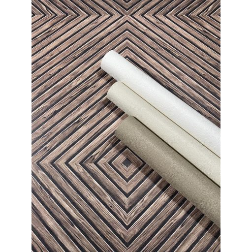 Hipnotikus 3D chevron/halszálka minta - a parkett a falra költözilk sötétbarna vöröses/mahagónibarna és karamell tónus tapéta