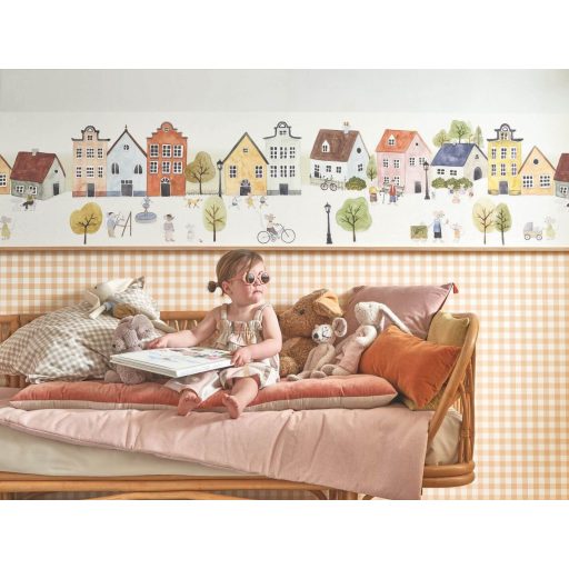 Univerzális és időtlen minimalista kockás motívum fehér bézs és rózsaszínes bézs tónus tapéta