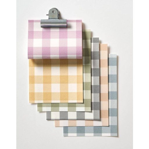 Univerzális és időtlen minimalista kockás motívum fehér viharkék és szürkéskék tónus tapéta