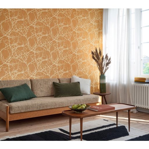 Ikonikus Casadeco design - Faágak minimalista megjelenítésben mézsárga és bézs tónus tapéta