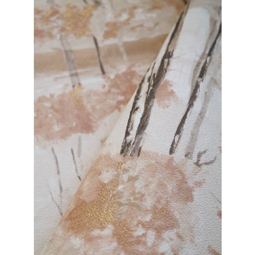 Sudár nyírfatörzsek foltszerű lombozattal skandináv természeti motívum bézs szürke őszi narancssárga és aranybarna tónus tapéta