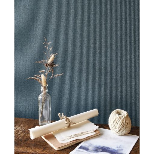 Csomagolóanyag a falakra! Megerősített keskeny csíkos /bordázott/ mikrominta kék/petrolkék tónus tapéta