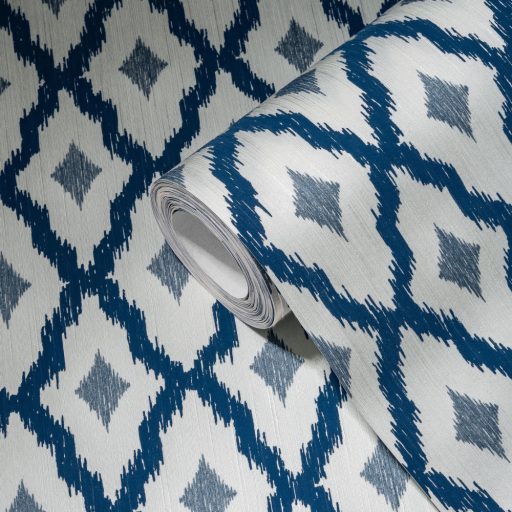 Textil és a klasszikus szímbiózusa - káróminta modern átiratban fehér világoskék és kék tónus finom fémes fény tapéta
