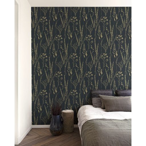 Változatos réti füvek és virágok fekete alapon bézsarany/arany tónus tapéta