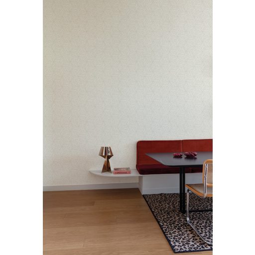 Mozgalmas absztrakt geometriai minta krémfehér és arany/bézsarany tónus fémes hatás tapéta