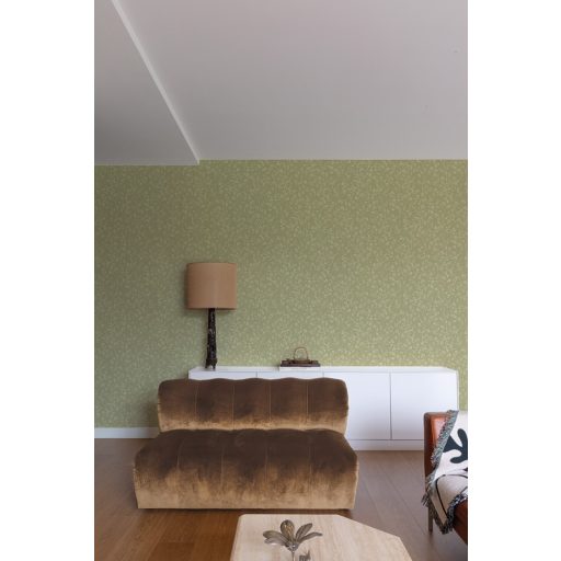 Stilizált filigrán levelek mintája textil háttéren zöld és fényes gyöngyház mintarajzolat tapéta