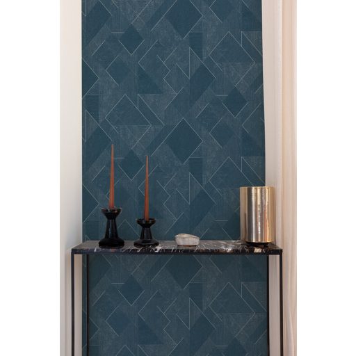 Változatos formájú és textúrájú geometrikus minta kék és zöldeskék tónus fémes ezüst részletek tapéta