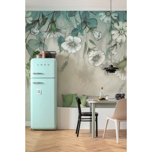 Finoman megrajzolt lefelé hajló virágok és levelek dekormintája bézs zöldeskék zöld és fehér tónus falpanel