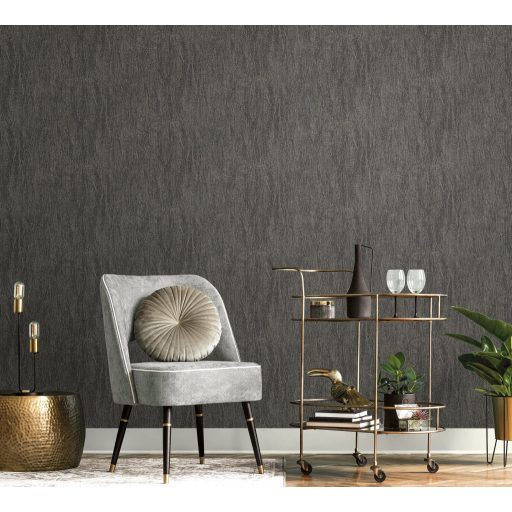 Töredezett pikkelyszerű fémes elemek enyhén hullámos struktúrmintája mély grafitszürke/antracit és arany tónus fémes mintafény tapéta