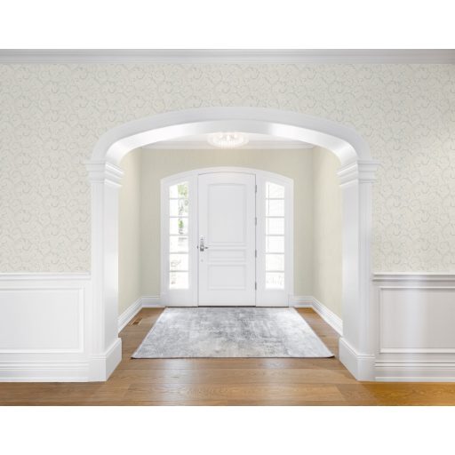 Klasszikus finoman rajzolt elegáns vintage indaminta törtfehér/szürkésfehér és ezüstös-kék tónus finom fémes hatás tapéta