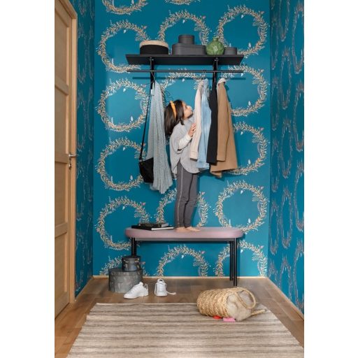 Caselio Green Life 101686029  HARMONY Natur levélfonat koszorúba kötve telt kék arany rózsaszín tapéta