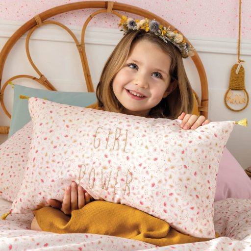 Gyerekszobai natur kis madarak virágok krémfehér rózsaszín konyakszín pink dekoranyag