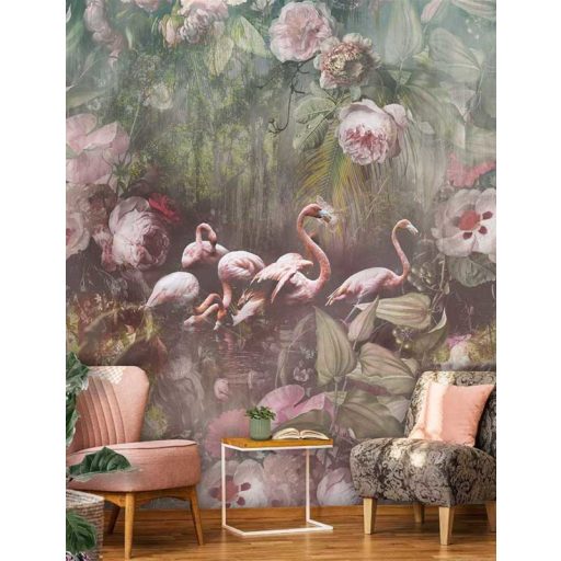 Behang Expresse Floral Utopia INK7553 FLAMINGO FOUND DARK Flamingók dús trópusi virág környezetben zöld törtfehér olívzöld pink púderrózsaszín falpanel