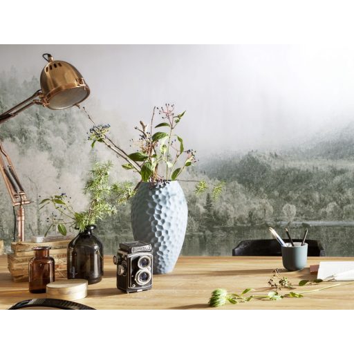 Utazási élmények misztikus megjelenítésben - Hegyi tó fényben és felhőben fehér zöld szürke és szürkéskék tónusok falpanel/digitális nyomat