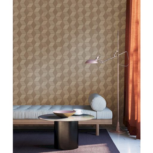 Kifinomult vonalakkal felépített bravúros geometria design csokoládébarna és aranyló-bézs tónus aranyszálak fémes csillogásával tapéta