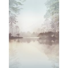   Idilli trópusi táj ködpárás tóval pálmákkal és dzsungelnövényekkel ködfehér bézs barna szürke zöld és felhőkék falpanel/digitális nyomat