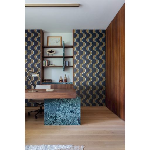 Hullámzó formák szalagszerű karakteres grafikus dizájnja éjkék barna és fémes türkizes-pezsgő tónus tapéta