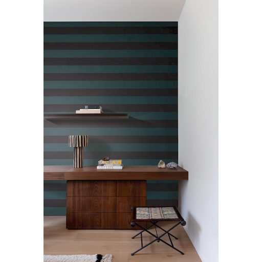 Tiszta egyenes vonalak! Szupermatt és finoman fénylő csíkos minta antracit és mély smaradgzöld tónus tapéta