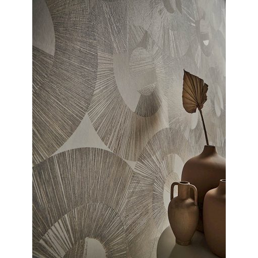 Art Deco stílusú sugár alakú körmintázat fehér szürke szürkésbézs és bézsarany tónus fémes hatás tapéta