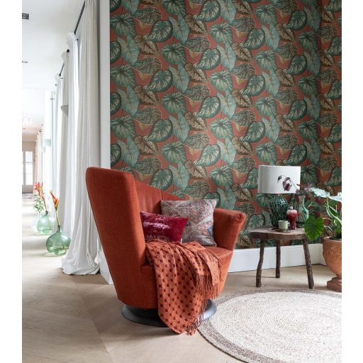 "Túlméretes" trópusi levelek textil háttéren vörös zöld barna és türkiz tónus tapéta