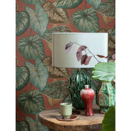 "Túlméretes" trópusi levelek textil háttéren vörös zöld barna és türkiz tónus tapéta