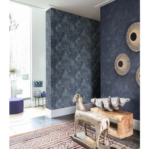 Egzotikus és változatos trópusi levelek - a dzsungel világa - kék és sötétkék tónus tapéta