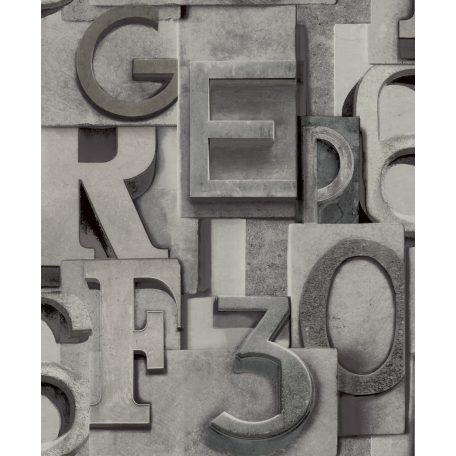 Grandeco Wanderlust WL2302 Vintage Tipográfia "Nagy"betűk beton és kőlapokon 3D hatás szürkésfehér szürke ezüst tapéta