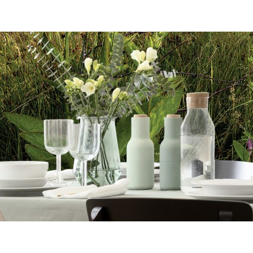 A nap első meleg sugaraiban fürdőző erdei tisztás zöld lila szürke sárga és fehér tónusok falpanel/digitális nyomat